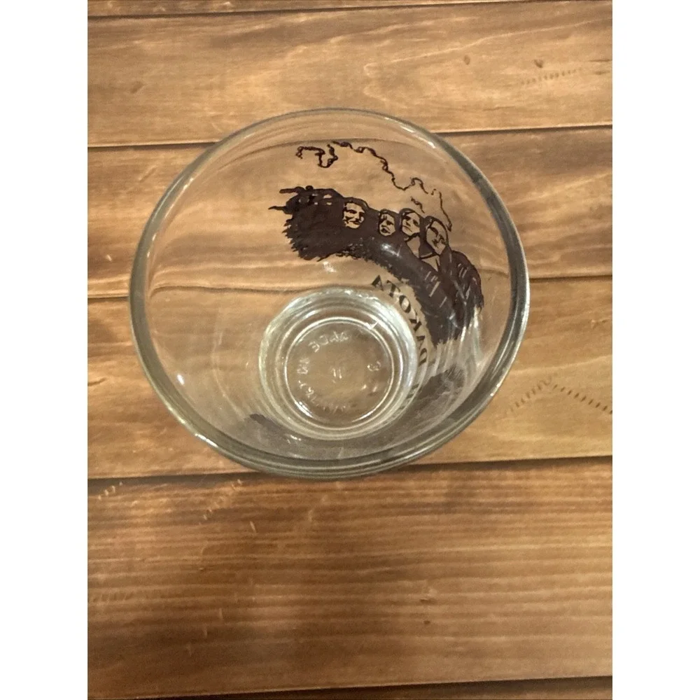South Dakota Shot Glass, Mt. Rushmore, Badlands, Wall Drug‎ Store, Barware